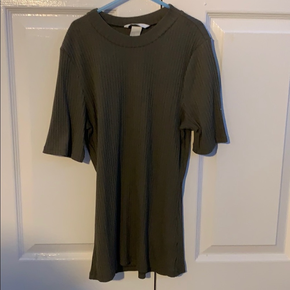 Fitted H&M olive green top